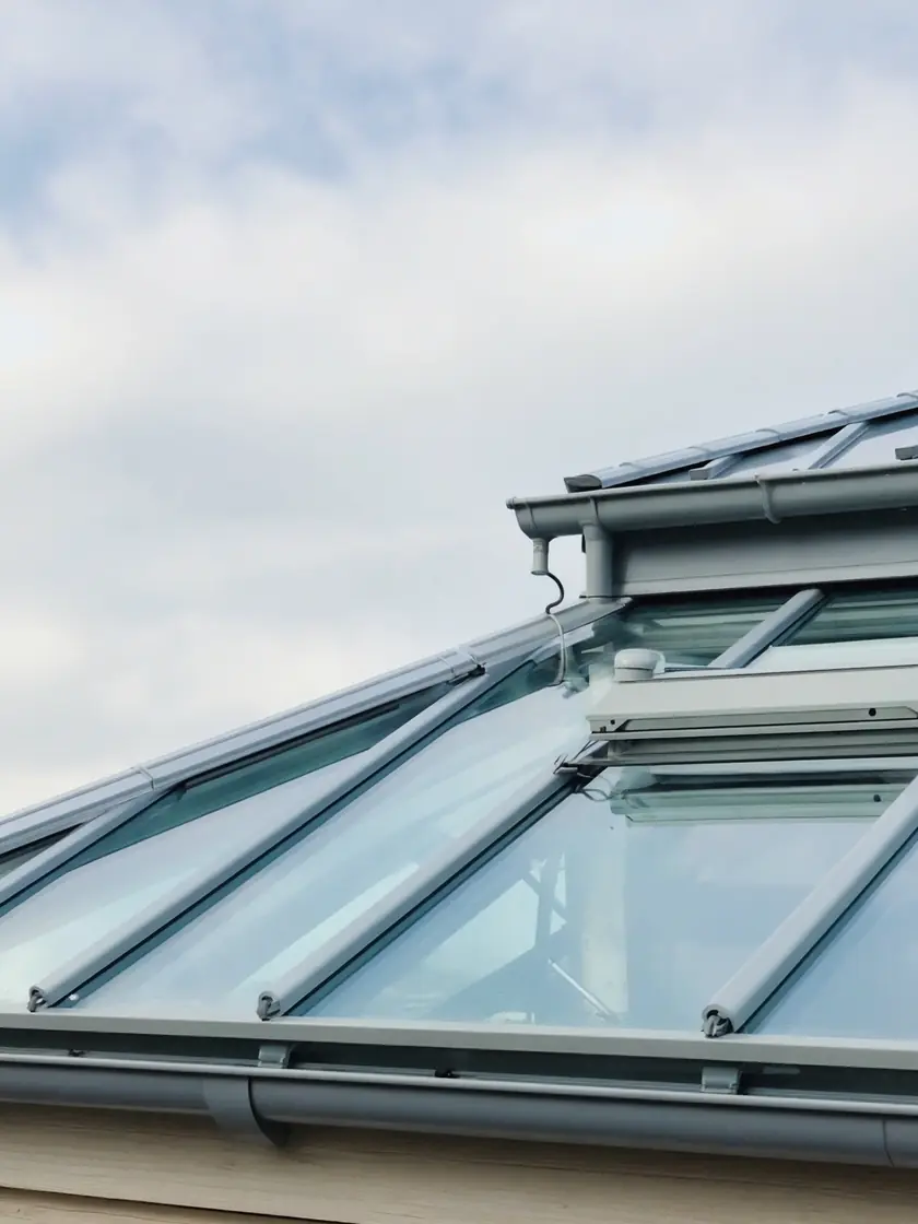 Conservatory spraying: roof bars